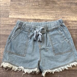 Casual Denim Shorts with Frayed Hem